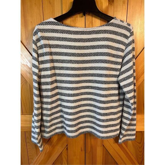 Springfield XL Sweater Striped White/Black Accent Buttons On Shoulders (3979) - Picture 6 of 6